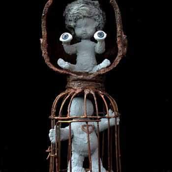 Скульптура под названием "Esprit à l'étroit d…" - Nancy Cardinal, Подлинное произведение искусства, Пластмасса