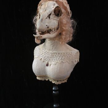 Sculpture titled "Coquette grand-mère" by Nancy Cardinal, Original Artwork, Bone