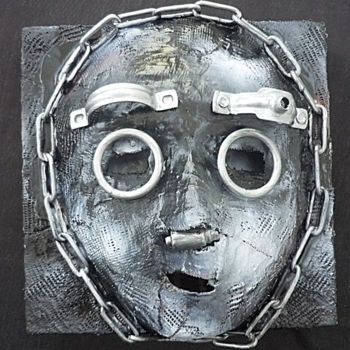 Escultura titulada "Mad Masque" por Nancy Cardinal, Obra de arte original, Otro
