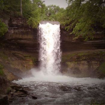 Photographie intitulée "Minnehaha Falls" par Nathan Gagner, Œuvre d'art originale