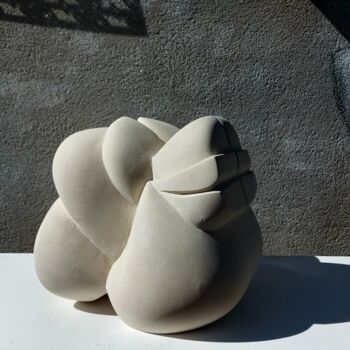 Sculpture intitulée "Vénus" par Nathalie Cirino, Œuvre d'art originale, Pierre