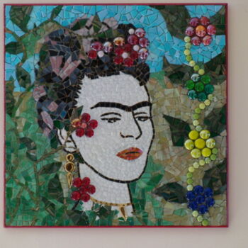 Sculpture titled "La belle Frida" by Nathalie Jarrige, Original Artwork, Mosaic