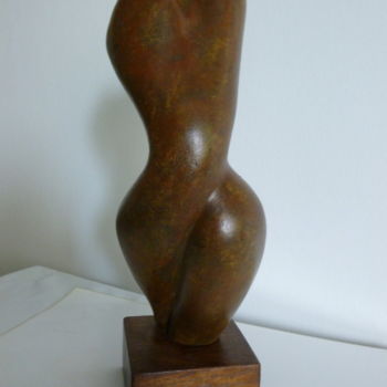 Skulptur mit dem Titel "Buste en plâtre" von Nr, Original-Kunstwerk, Gips