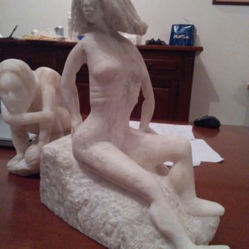 Sculpture titled "LA GENERALA" by Nazareno Spinelli, Original Artwork, Stone