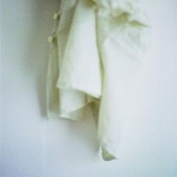Fotografie mit dem Titel "Hanging Blouse" von Nemi Miller, Original-Kunstwerk