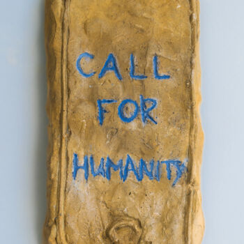 Sculptuur getiteld "Call for humanity" door Sasha Nesterkina, Origineel Kunstwerk, Beton