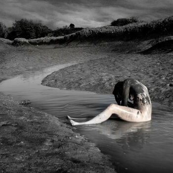 Fotografie mit dem Titel "Naïade au bain" von Nico Cofu Arach, Original-Kunstwerk