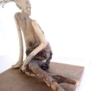 Skulptur mit dem Titel "femme au chat" von Nicole Agoutin, Original-Kunstwerk