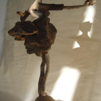 Sculpture titled "femme de cirque" by Nicole Agoutin, Original Artwork