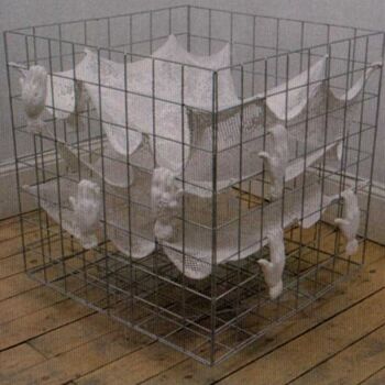 Escultura intitulada "S'agripper à ses dé…" por Nicole Lemieux, Obras de arte originais, Metais