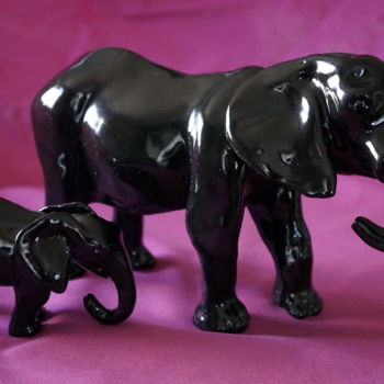 Sculpture intitulée "Eléphant noir" par Hélène Niel, Œuvre d'art originale, Céramique