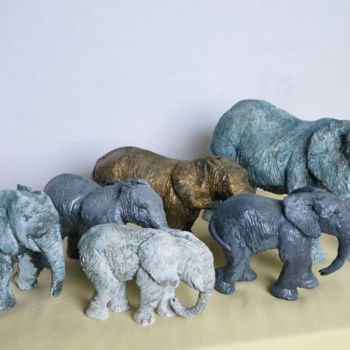 Sculpture intitulée "les bébés éléphants" par Hélène Niel, Œuvre d'art originale, Céramique