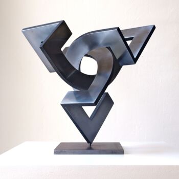 Escultura titulada "dynamische Dimensio…" por Nikolaus Weiler, Obra de arte original, Metales