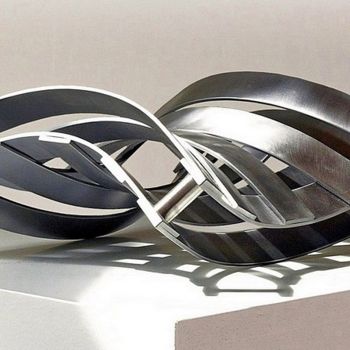 Escultura titulada "schwebende konstruk…" por Nikolaus Weiler, Obra de arte original, Metales