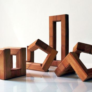 Scultura intitolato "cubimove" da Nikolaus Weiler, Opera d'arte originale, Legno