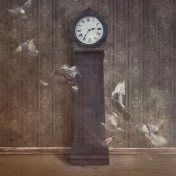 Digitale Kunst mit dem Titel "Time" von Nikolina Petolas, Original-Kunstwerk, Manipulierte Fotografie