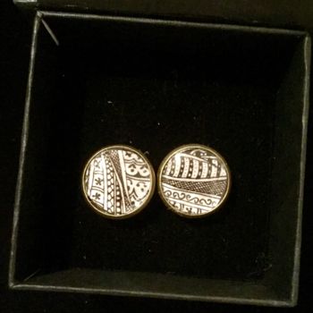 Pintura titulada "Cufflinks T" por Niriti Mehta Jain, Obra de arte original