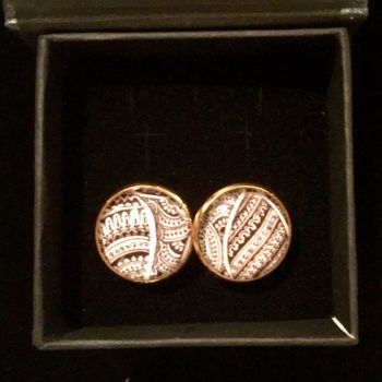 Peinture intitulée "Cufflinks AA" par Niriti Mehta Jain, Œuvre d'art originale