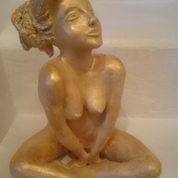 Escultura titulada "Jeune femme pose nue" por Chrysanthou, Obra de arte original, Arcilla