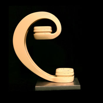 「Evasion」というタイトルの彫刻 Nkによって, オリジナルのアートワーク, プラスチック
