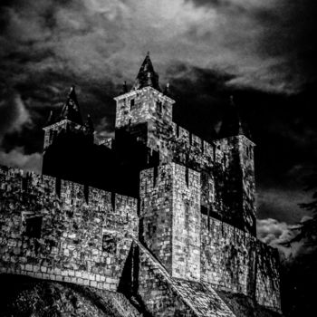 Fotografia intitulada "Feira castle" por Walkingsea, Obras de arte originais