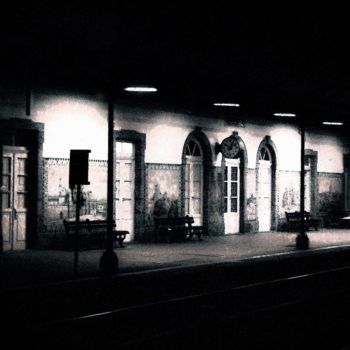 Photographie intitulée "Granja railway stat…" par Walkingsea, Œuvre d'art originale