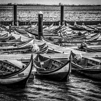 Photographie intitulée "fishing boats II" par Walkingsea, Œuvre d'art originale