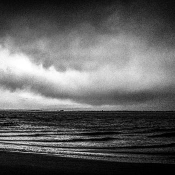 Photography titled "white grey sky IV" by Walkingsea, Original Artwork