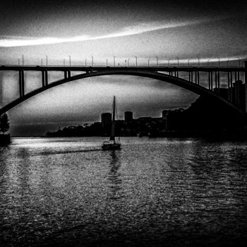 Photography titled "Ponte da Arrábida" by Walkingsea, Original Artwork