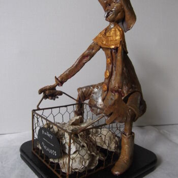 Sculpture titled "Les huitres  Malaud…" by Odette Carre (Etchevers M-J), Original Artwork, Polymer clay