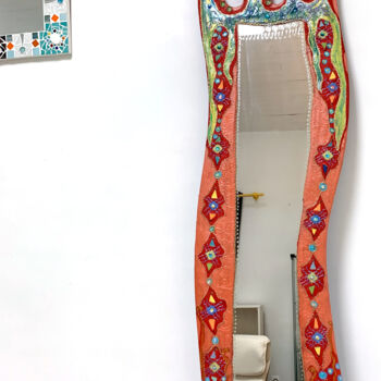 Design mit dem Titel "miroir haut "flamme…" von Odile Maffone, Original-Kunstwerk, Möbel Auf Holzplatte montiert