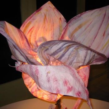 Design intitulée "Lumière de fleur" par Naty Kuno, Œuvre d'art originale