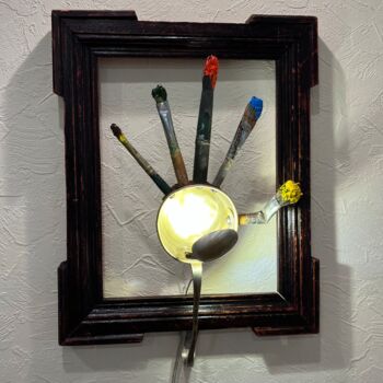 Escultura intitulada "artist's hand (art…" por Oleg Degtyarenko, Obras de arte originais, Luminaria Montado em Armação em ma…