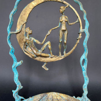 Sculptuur getiteld "The crescent Moon a…" door Oleg Kalashnik, Origineel Kunstwerk, Bronzen