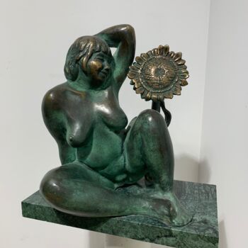 Skulptur mit dem Titel "Девушка с подсолнух…" von Oleg Putilin, Original-Kunstwerk, Bronze