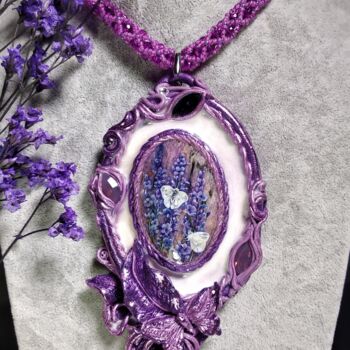 Design getiteld "Pendant Lavender" door Olesya Losygina, Origineel Kunstwerk, Juwelen