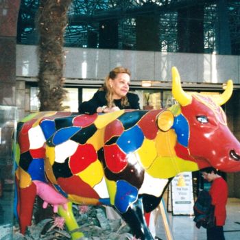 Escultura intitulada ""Cow Parade"" por Olga Beltrão, Obras de arte originais, Resina