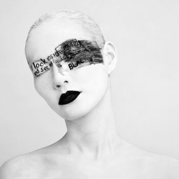 Фотография под названием "Black Heart" - Olga Volodina, Подлинное произведение искусства, Манипулированная фотография