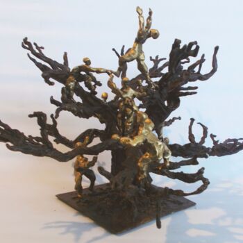 Sculpture titled "L'arbre aux hommes" by Olivier Lecourtois, Original Artwork, Bronze