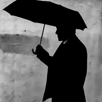 Fotografia intitolato "Man With Umbrella -…" da Ömer Erdoğan, Opera d'arte originale, Fotografia digitale