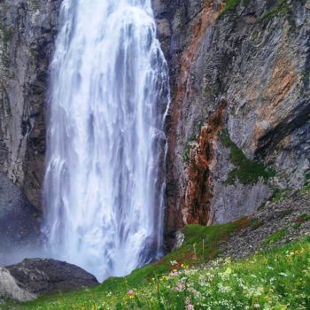 Fotografie mit dem Titel "EINHORN CASCADE LIE…" von Omsurya Sandra Inti Ruphay, Original-Kunstwerk