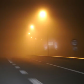 Photographie intitulée "Brouillard en ville" par Alain Brasseur, Œuvre d'art originale