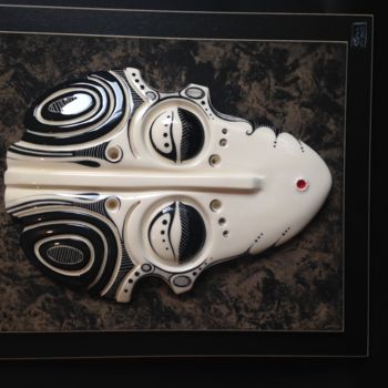 Sculpture titled "Masque Femme" by Oshawane, Original Artwork, Ceramics