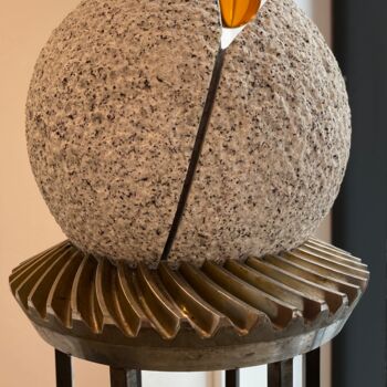 Скульптура под названием "Luna" - Oskar Kern, Подлинное произведение искусства, Камень