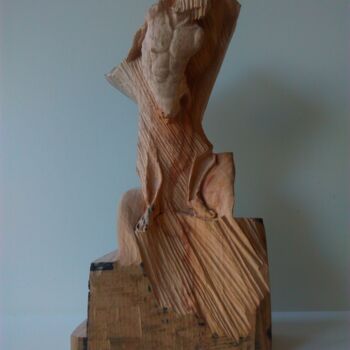 Skulptur mit dem Titel "The slave" von Osuch-Sculptures, Original-Kunstwerk, Holz
