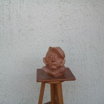 Sculpture titled "Le vieux fumeur" by Ours Gris, Original Artwork