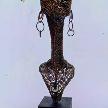 「Sisi Eko」というタイトルの彫刻 Oyinlola Fajobiによって, オリジナルのアートワーク, 金属