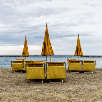 Fotografia intitolato "three closed beach…" da Marco Pastori, Opera d'arte originale, Fotografia digitale