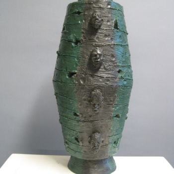 Sculptuur getiteld "Vaso di Lombroso ve…" door Paolo Camporese, Origineel Kunstwerk, Terra cotta