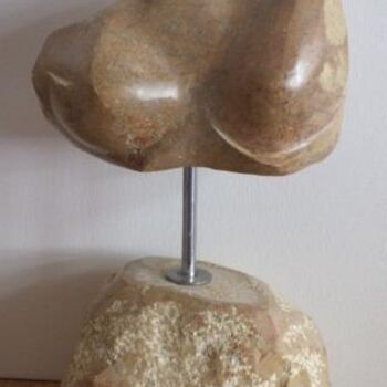 Scultura intitolato "Busto (pedra)" da Aníbal Ruivo, Opera d'arte originale